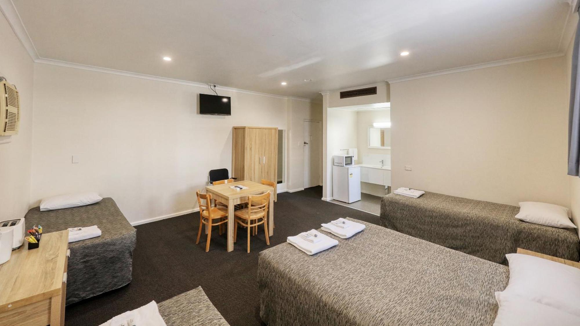 Coachman Hotel Motel Parkes Εξωτερικό φωτογραφία