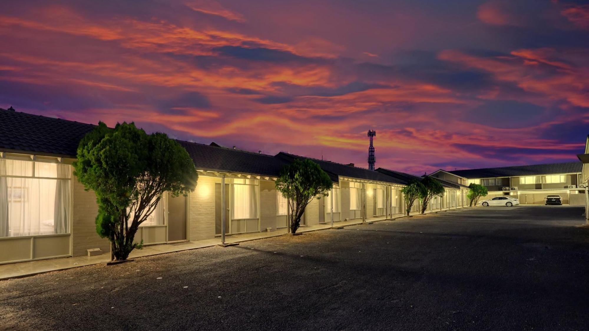 Coachman Hotel Motel Parkes Εξωτερικό φωτογραφία